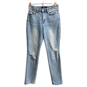 Judy Blue Light Wash Distressed Boyfriend Fit Jeans Size 5 | 27